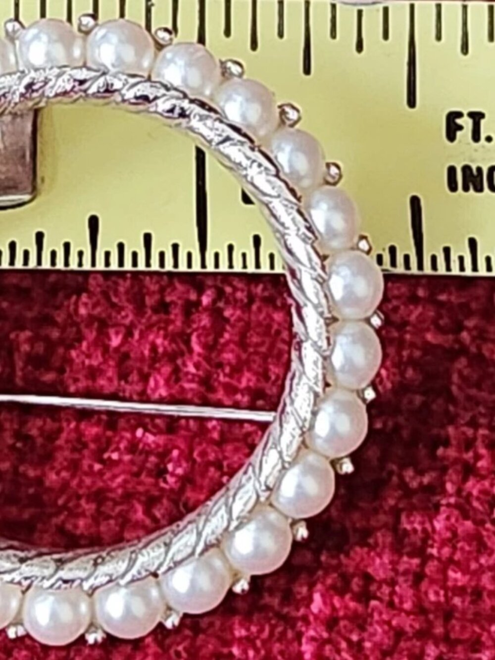 Vtg Trifari Crown Faux Pearls Silver Tone Round Wreath Brooch Pin Signed 1.5” - Picture 14 of 14